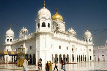 Gurudwara Darshan in Amritsar